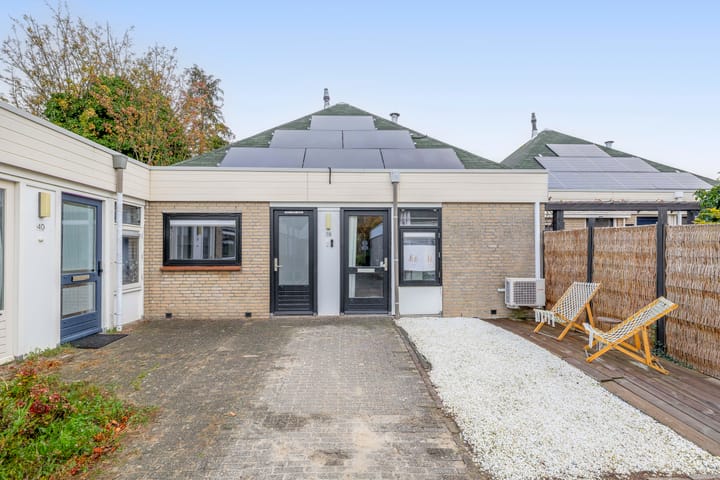 Wijngaard 38 in Zevenbergen photo