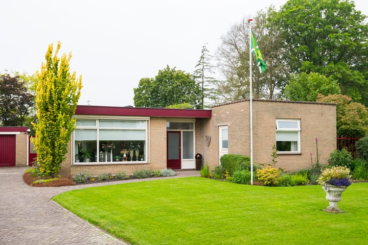 Wilhelminalaan 1 dans Hengelo (Gld) photo