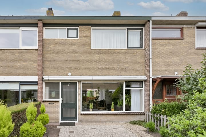 Wilhelminalaan 12 en Nieuwkoop foto