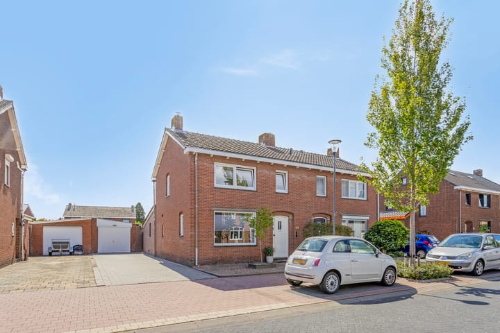 Wilhelminalaan 38 in Maasbracht Foto