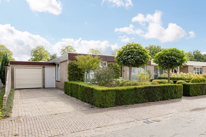 Willem-Alexanderpark 25 in Best foto