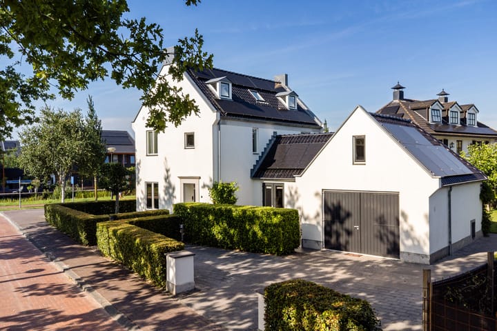 Willem Lodewijklaan 1 in Heerenveen Foto