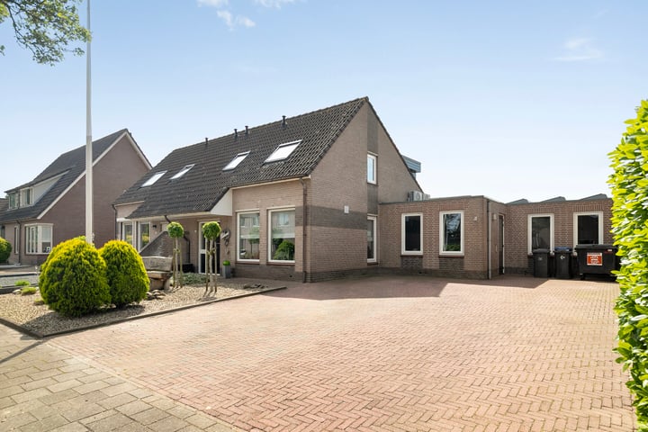 Willem van Oranjestraat 40 en Poederoijen foto