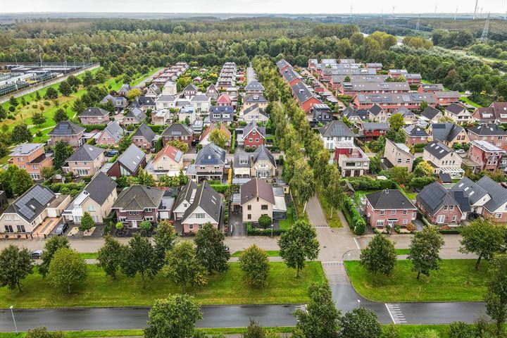 Willie Wortelstraat 2 in Almere Foto