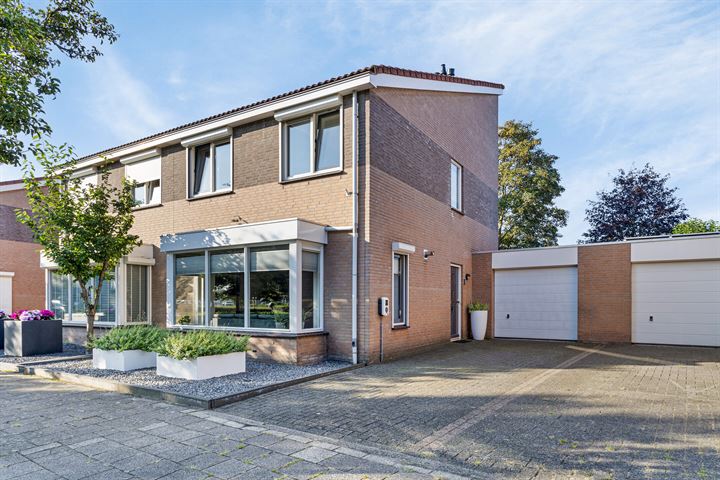 Wim Sonneveldstraat 104 in Waalwijk Foto