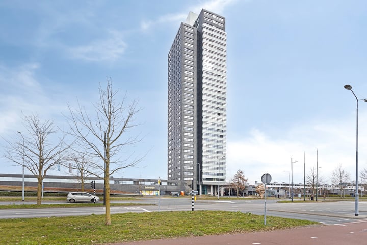 Winkelcentrum Woensel 181 in Eindhoven photo