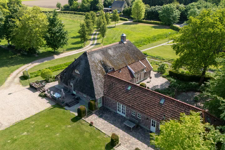 Worsumseweg 14 en Overasselt foto