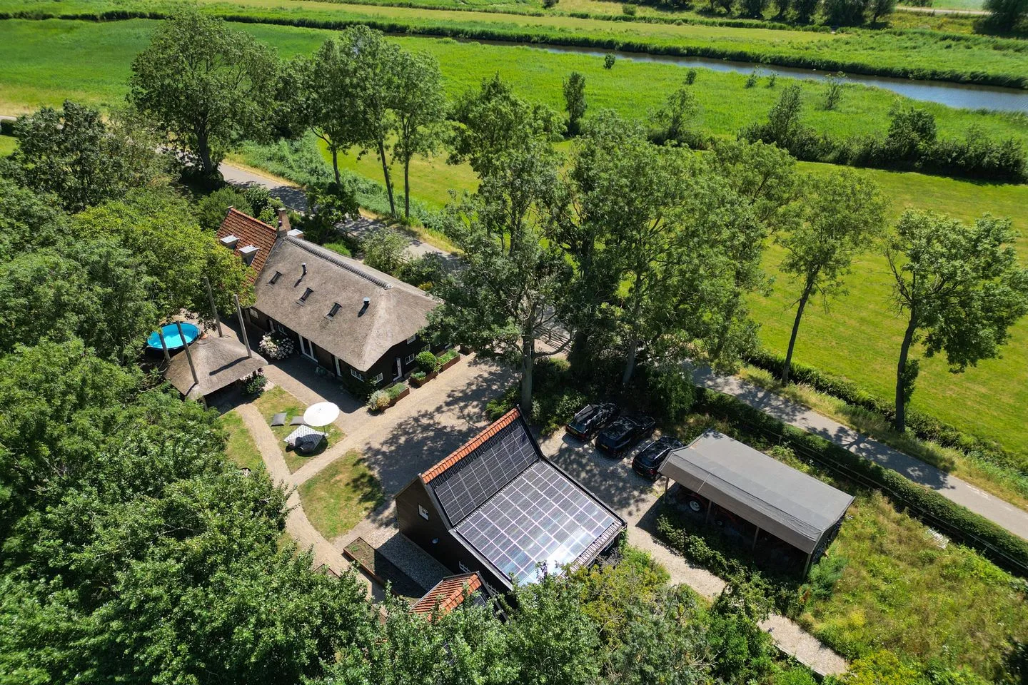 Wouddijk 12 in Zwartewaal