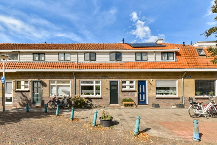 Woudstraat 68 in Gouda photo