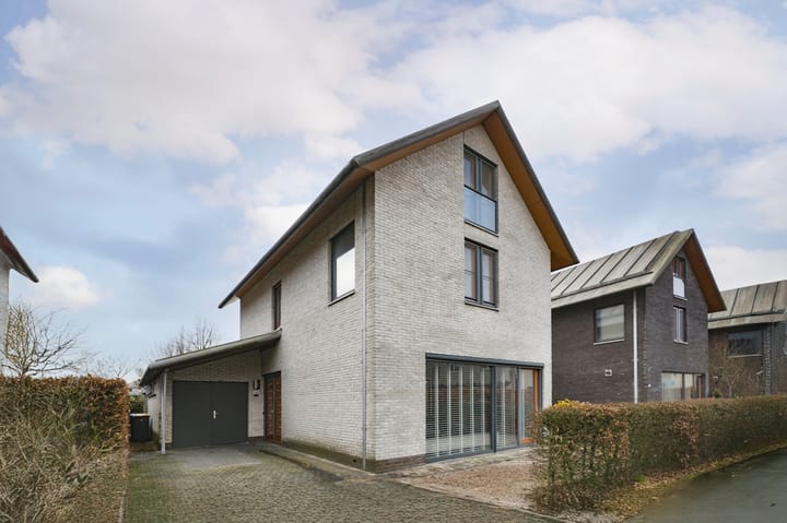 Photo of property Wouter van Troostwijkstraat 16, Deventer