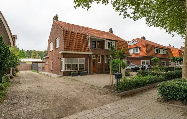 Team foto van Your House