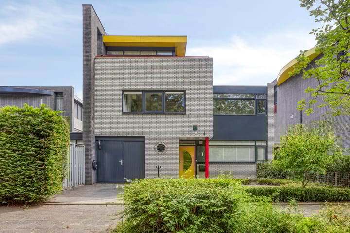 Youri Egorovweg 1 en Almere foto