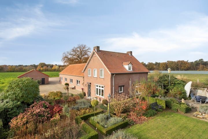 Zandstraat 4 en Koningslust foto