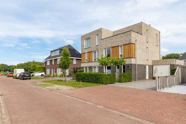 Zeearendlaan 14A in Almere Foto