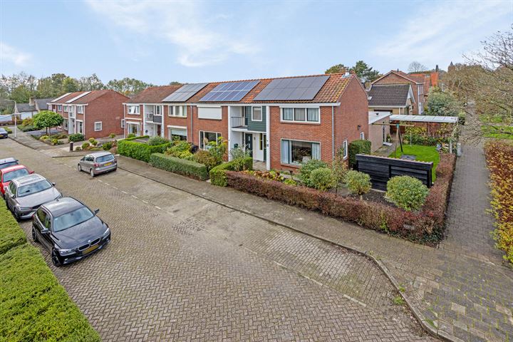 Zeeasterstraat 2 in Nieuwerkerk foto