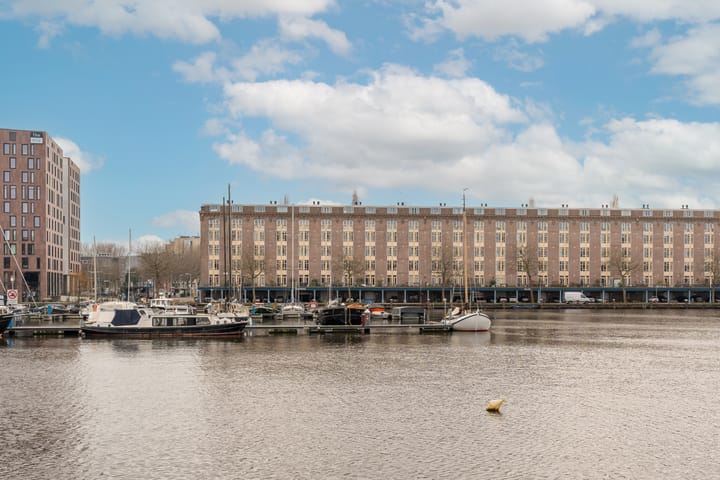 Zeeburgerkade 826 in Amsterdam