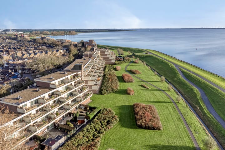 Photo of property Zeegat 10, Hellevoetsluis