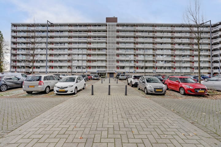 Photo of property Zernikeplaats 18, Rotterdam