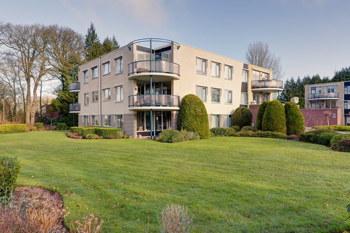 Zevenhuizerweg 113 en Eelde foto