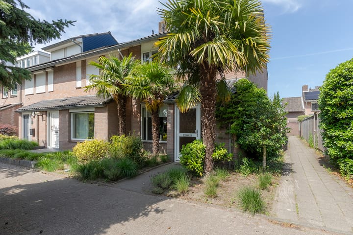 Zevensprong 28 in Best foto