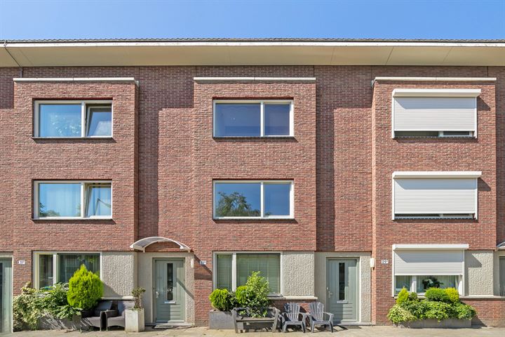 Zierikzeestraat 29B in Rotterdam photo