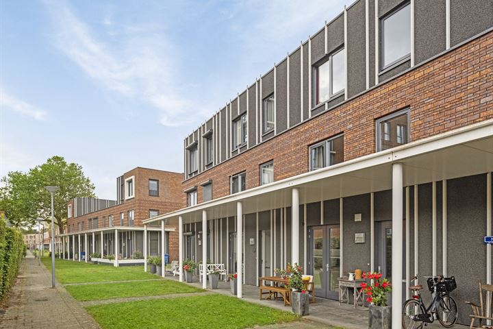 Zilvervlekhof 24 in Hoogvliet Rotterdam photo