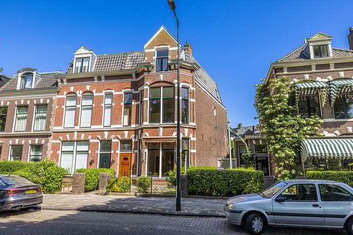 Zoeterwoudsesingel 83 in Leiden Foto