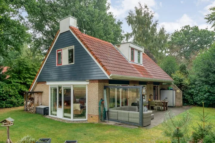 Zonnebloemweg 10 017 in Lemele