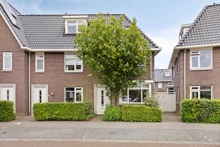 Zonnelaan 180 en Huis ter Heide foto