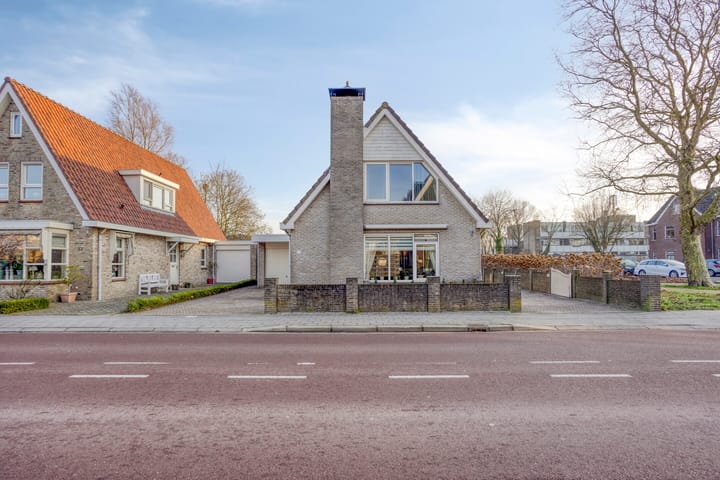 Photo of property Zuideinde 59, Oostzaan