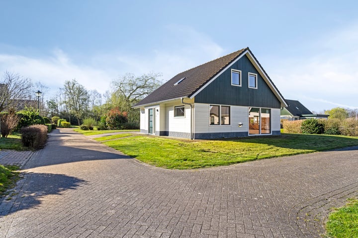 Zuiderdwarsdijk 56 en Gasselternijveen foto