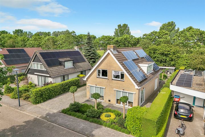 Zuiderhout 105 in Blokker Foto