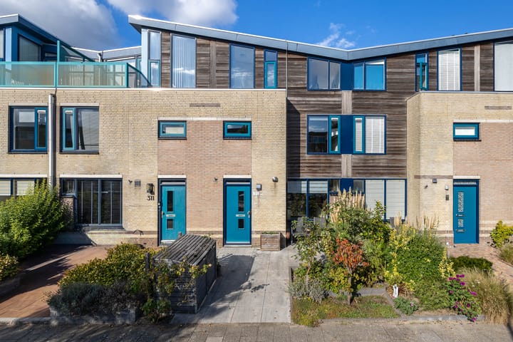 Zuiderkeerkring 313 in Alphen aan den Rijn foto