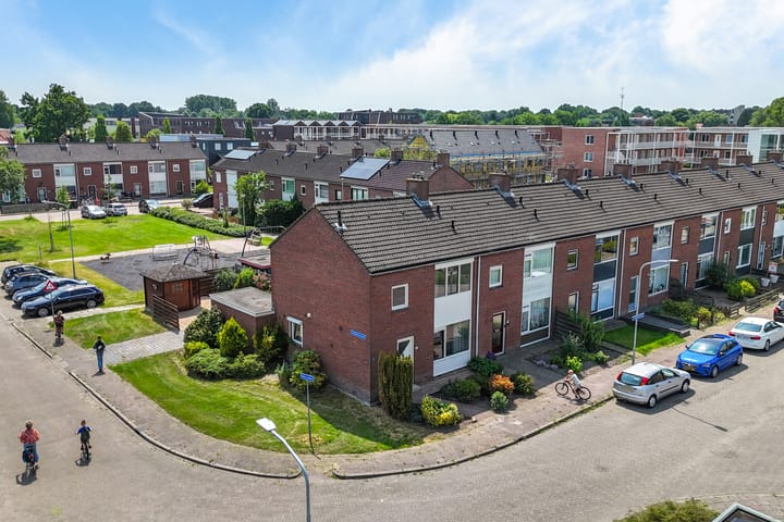 Zuiderkeerkring 32 in Klazienaveen Foto