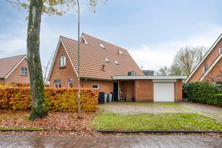 Photo of property Zuiderstraat 9, Grolloo