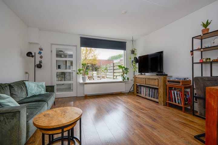 Zuiderzeelaan 9 en Haarlem foto