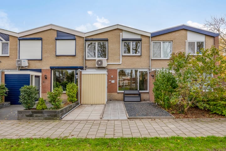 Photo of property Zuidster 3, Puttershoek