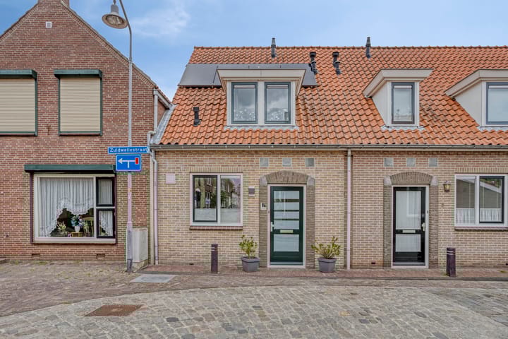 Zuidwellestraat 1 in Zierikzee Foto