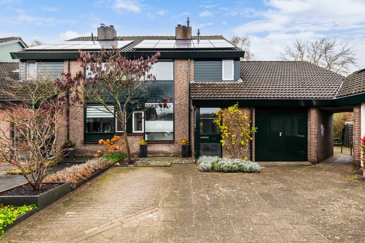 Zwaluwenburg 34 in Dordrecht Foto