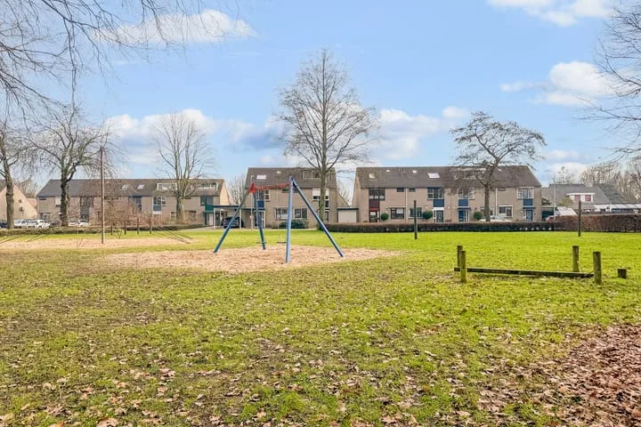 Zwaluwstraat 1 in de Lutte