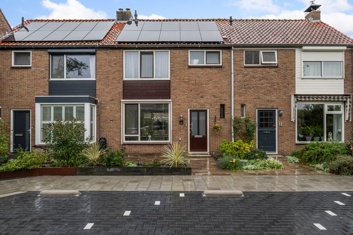 Zwaluwstraat 4 in Wormerveer foto