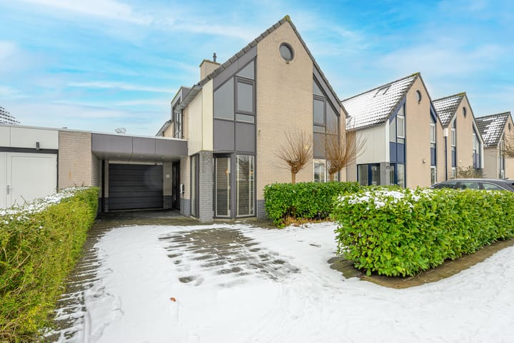 Zwarte Dolfijn 27 in Heerhugowaard