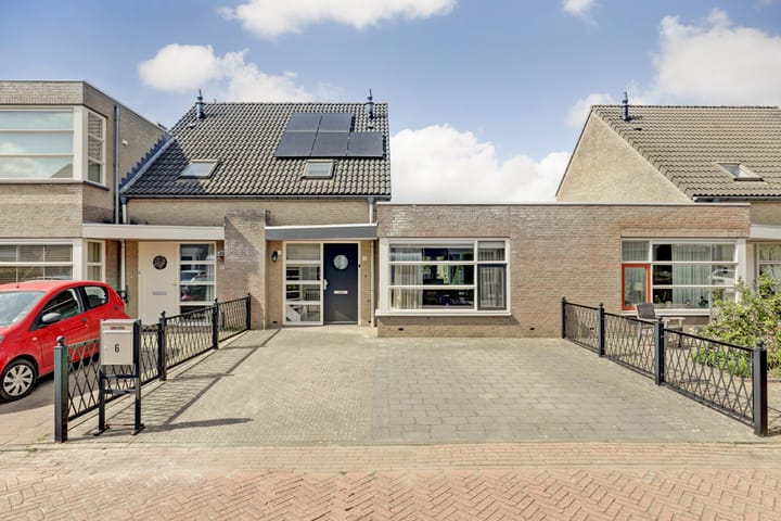 Zwingelmolen 6 in Zevenbergschen Hoek foto