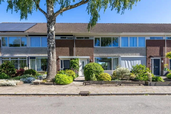 Zwitserlaan 35 in Surhuisterveen