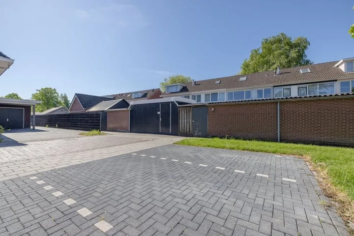 Zwitserlaan 35 Surhuisterveen thumbnail 4