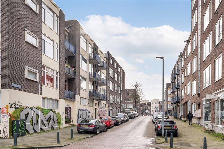 1e IJzerstraat 10C in Rotterdam