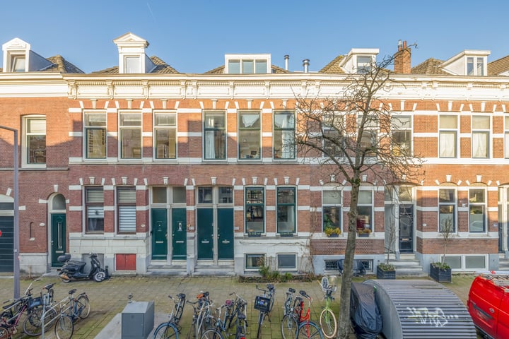 1e Pijnackerstraat 95A in Rotterdam