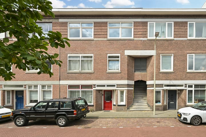 2e Joan Maetsuyckerstraat 239 in 's-Gravenhage foto