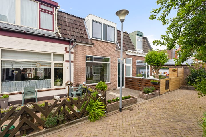 3e Emmadwarsstraat 4 in Den Helder