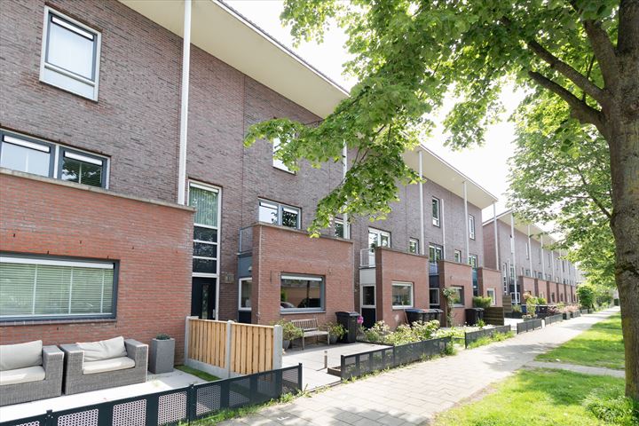 A. Roland Holststraat 77 in Almere